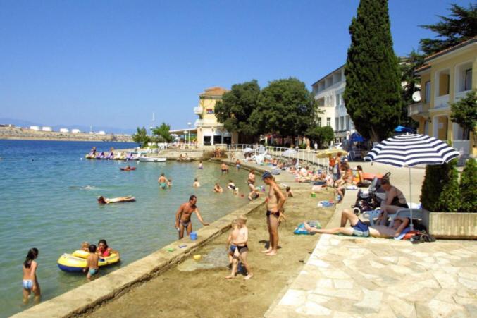 Hotel Adriatic Omišalj Extérieur photo